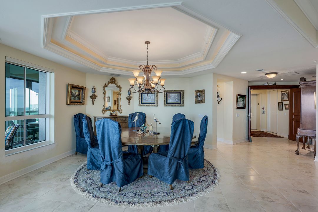 295 Grande Way #1203, Naples, FL 34110