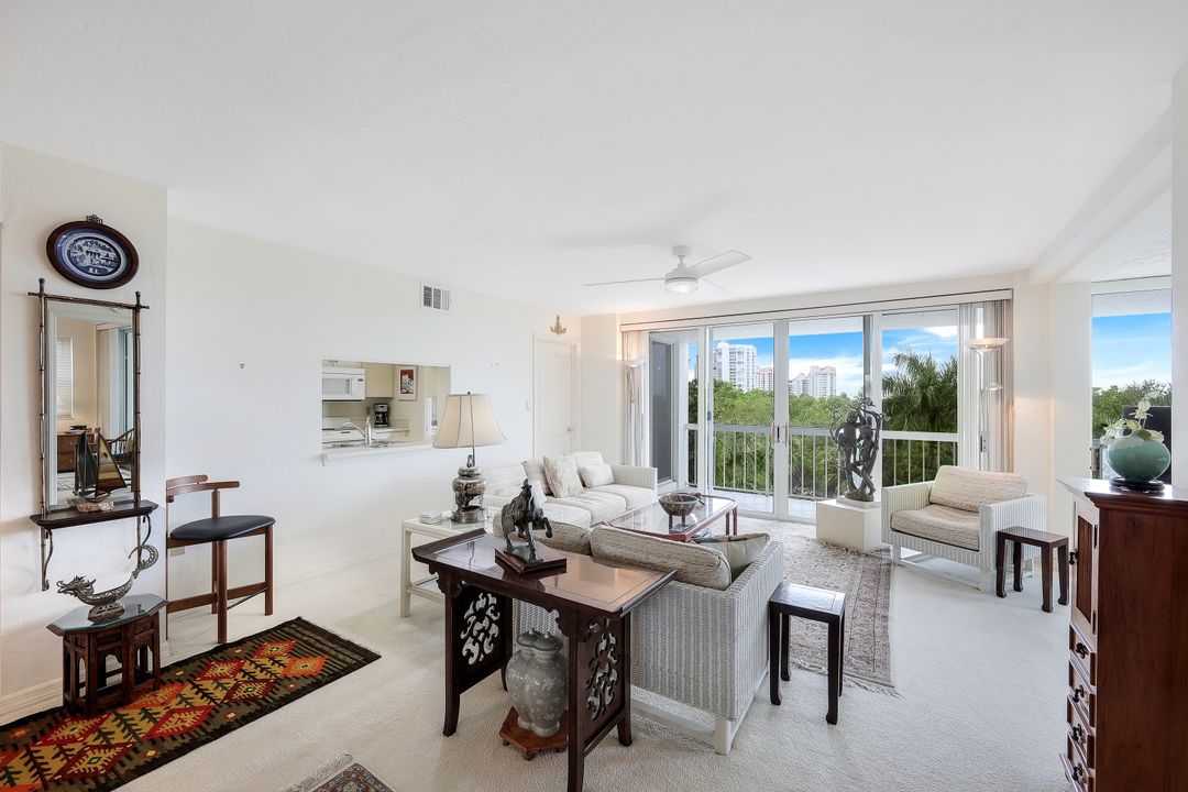 5501 Heron Point Dr #204, Naples, FL 34108