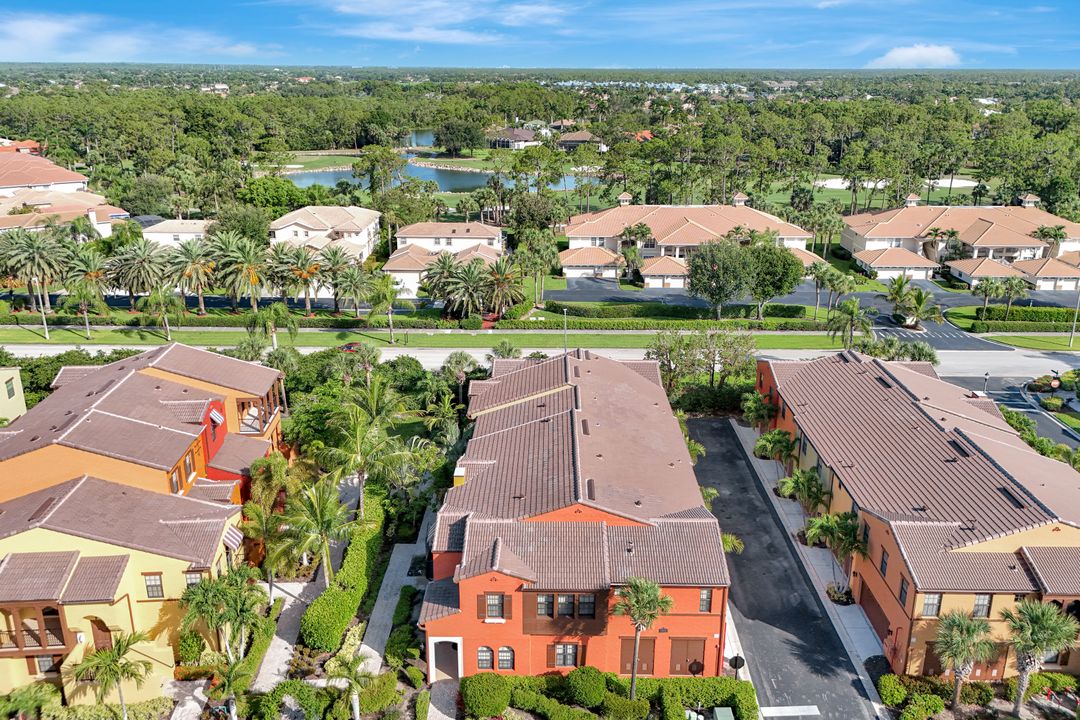 9037 Alturas St #3705, Naples, FL 34113