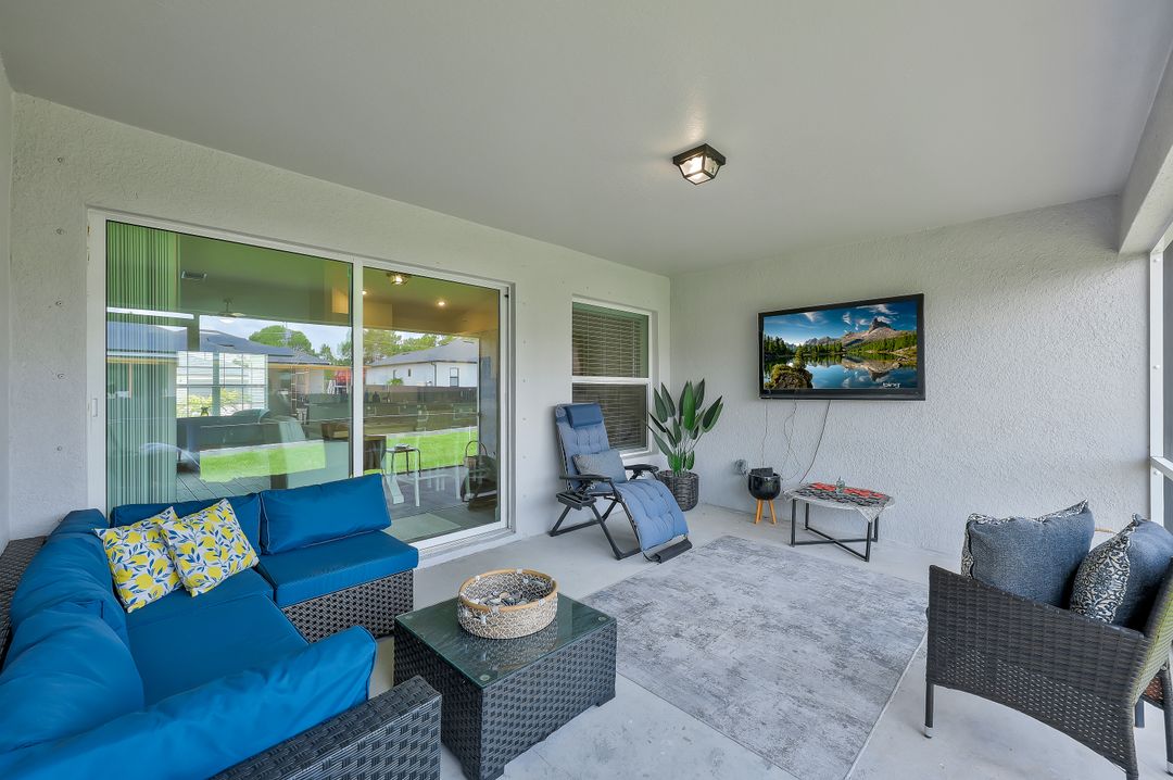 2922 20th St SW, Lehigh Acres, FL 33976