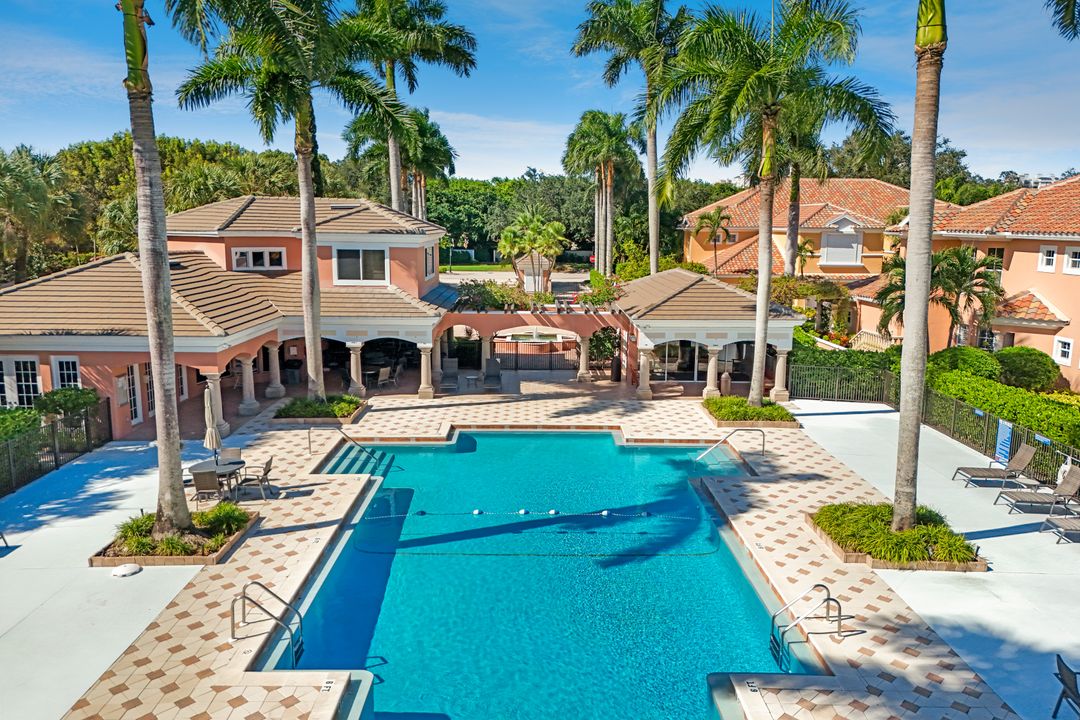 510 Via Veneto #102, Naples, FL 34108