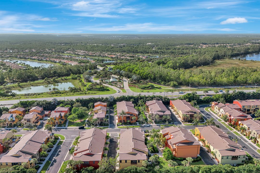 9037 Alturas St #3705, Naples, FL 34113