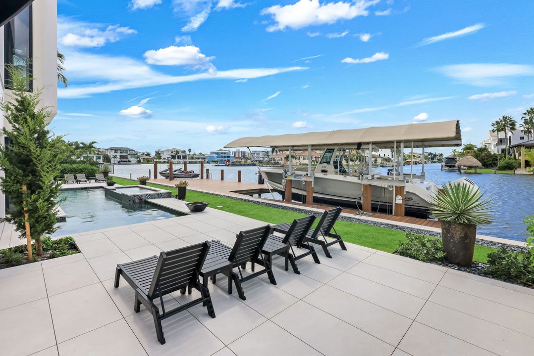 348 Seagull Ave, Naples, FL 34108