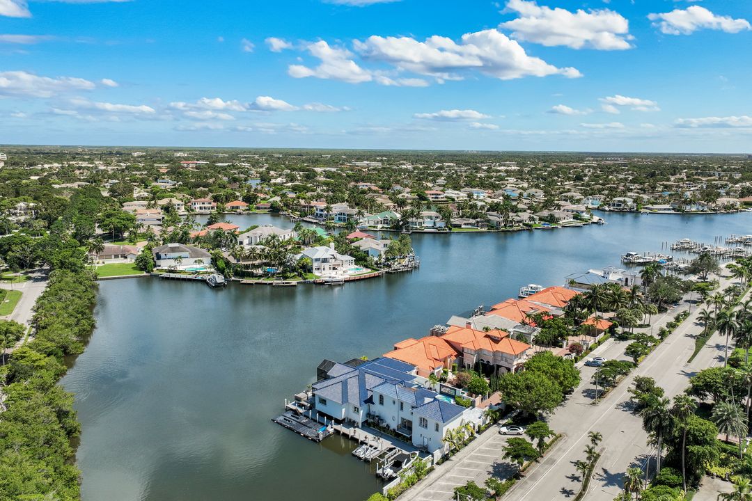 4900 Gulf Shore Blvd N, Naples, FL 34103