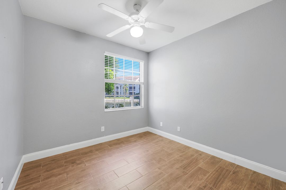 4620 St Croix Ln #911, Naples, FL 34109