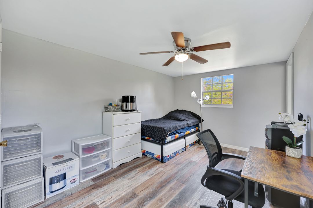 10464 Betsy Pkwy, Saint James City, FL 33956