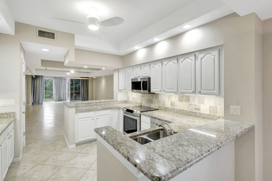 240 Via Perignon, Naples, FL 34119