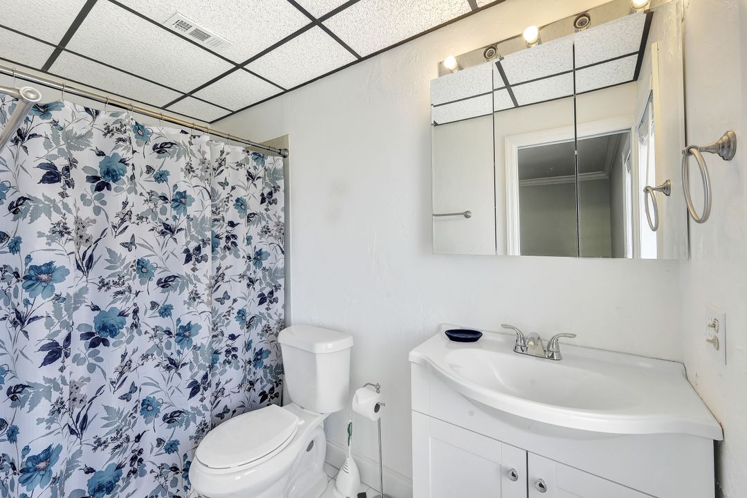 3950 Mohawk Pl, Naples, FL 34112