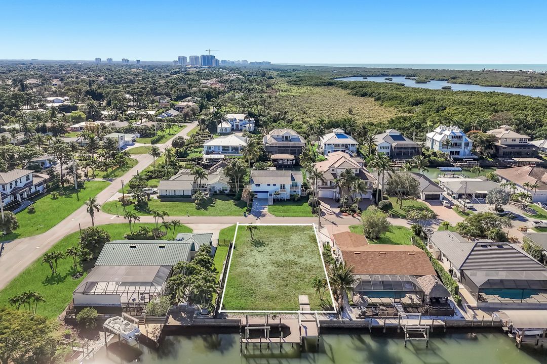 207 6th St, Bonita Springs, FL 34134