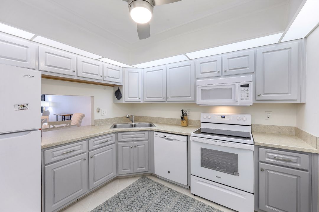 4200 Belair Ln #111, Naples, FL 34103