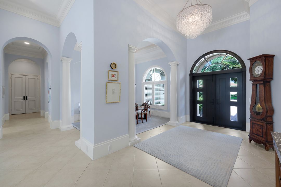 2048 Isla Vista Ln, Naples, FL 34105