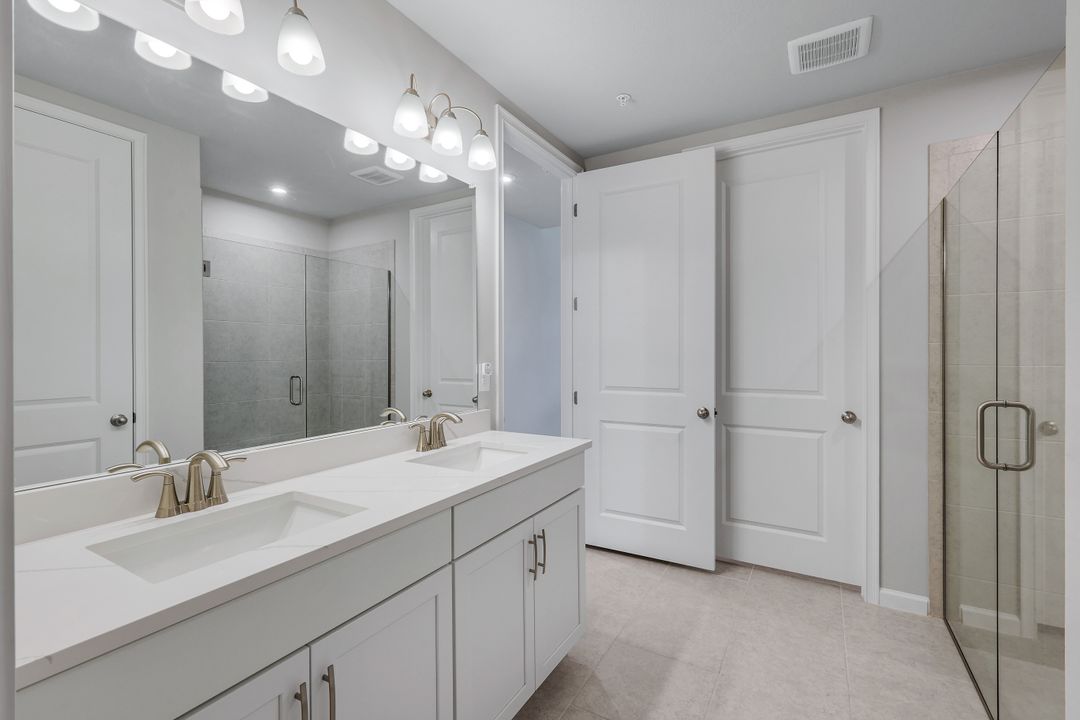 4563 Arboretum Cir #101, Naples, FL 34112