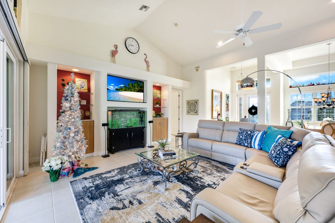 9852 Treasure Cay Ln, Bonita Springs, FL 34135