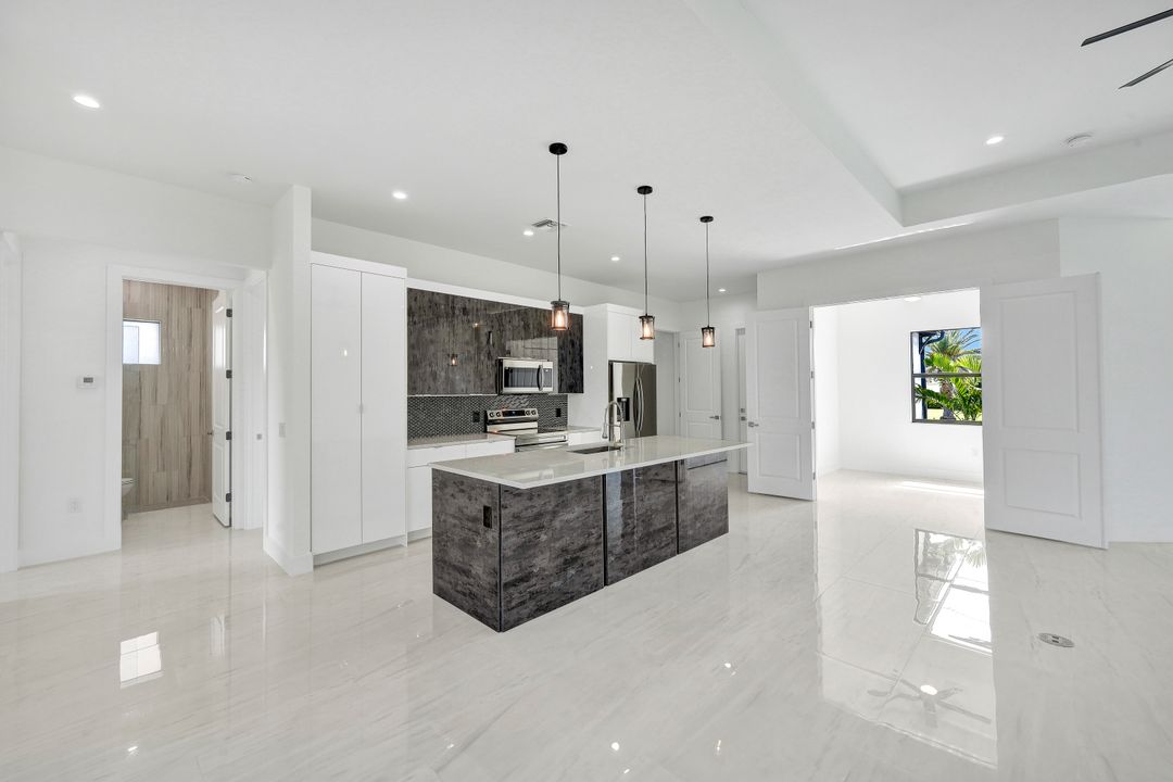 4615 SW 18th Ave, Cape Coral, FL 33914