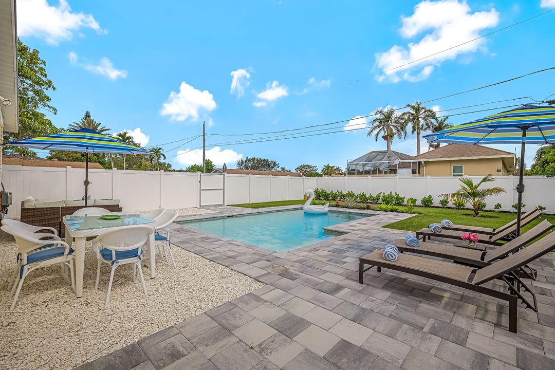 603 108th Ave N, Naples, FL 34108