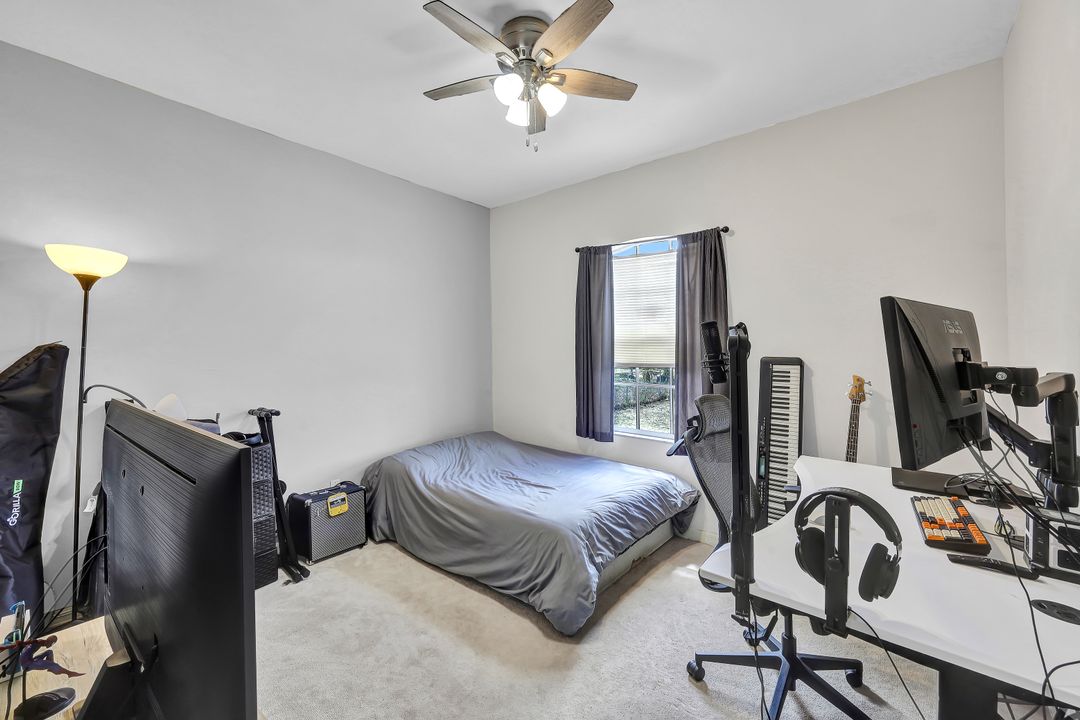 2525 39th Ave NE, Naples, FL 34120