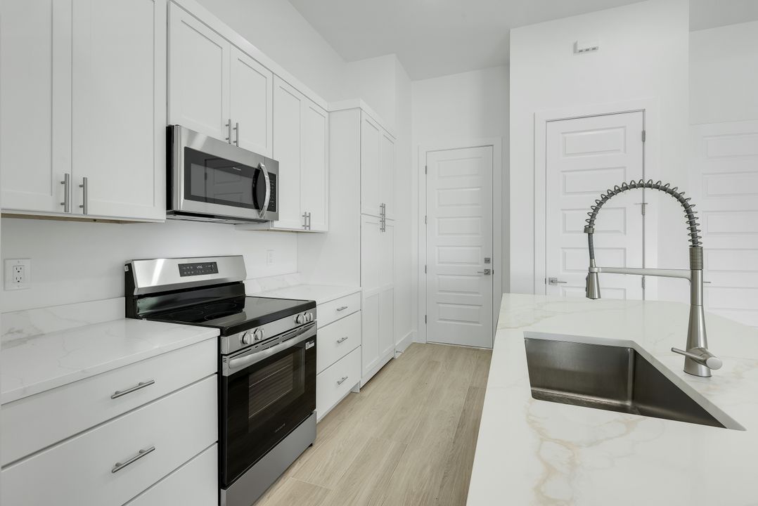 1600 NW 38th Ave, Cape Coral, FL 33993