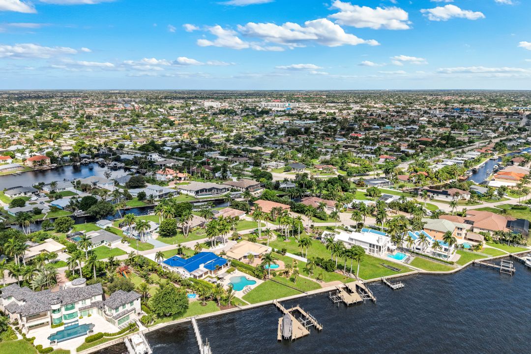 5327 Nautilus Dr, Cape Coral, FL 33904