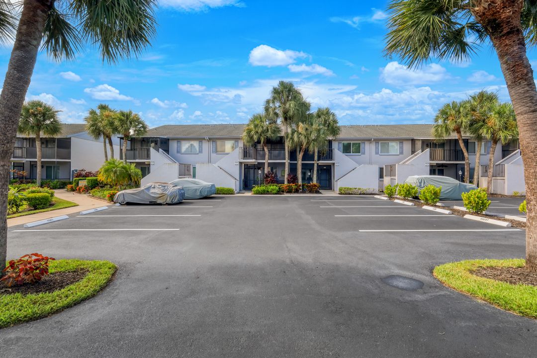 4038 Northlight Dr #1506, Naples, FL 34112