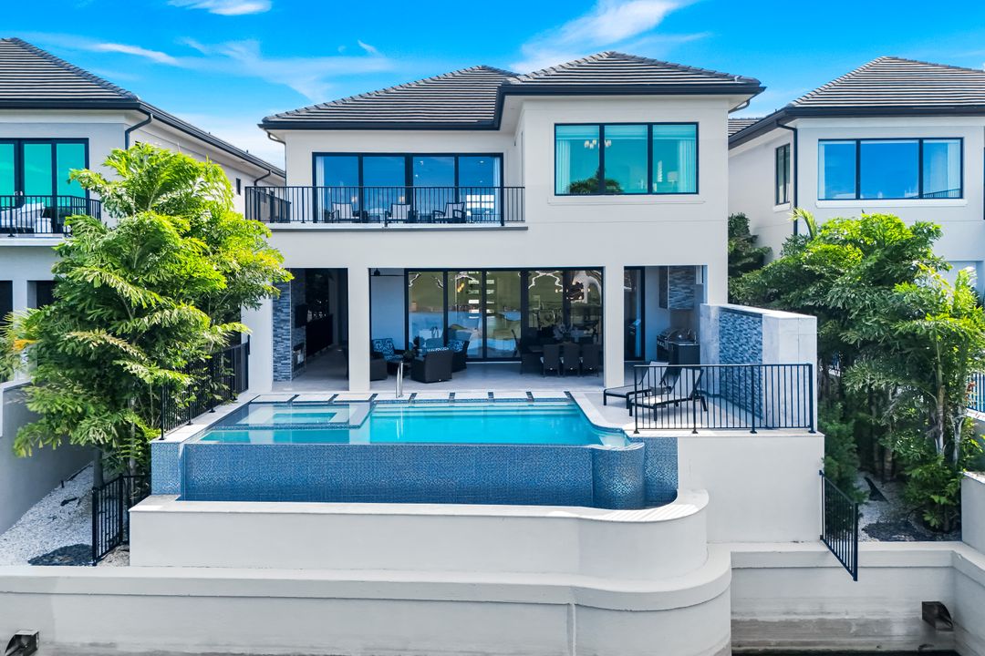 16647 Isola Bella Ln, Naples, FL 34110