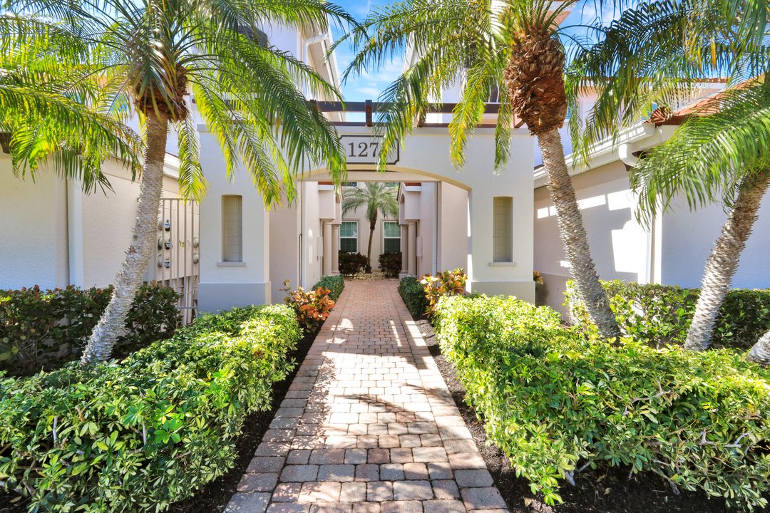 1277 Rialto Way #201, Naples, FL 34114