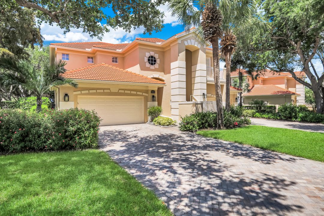 26930 Wyndhurst Ct, Bonita Springs, FL 34134