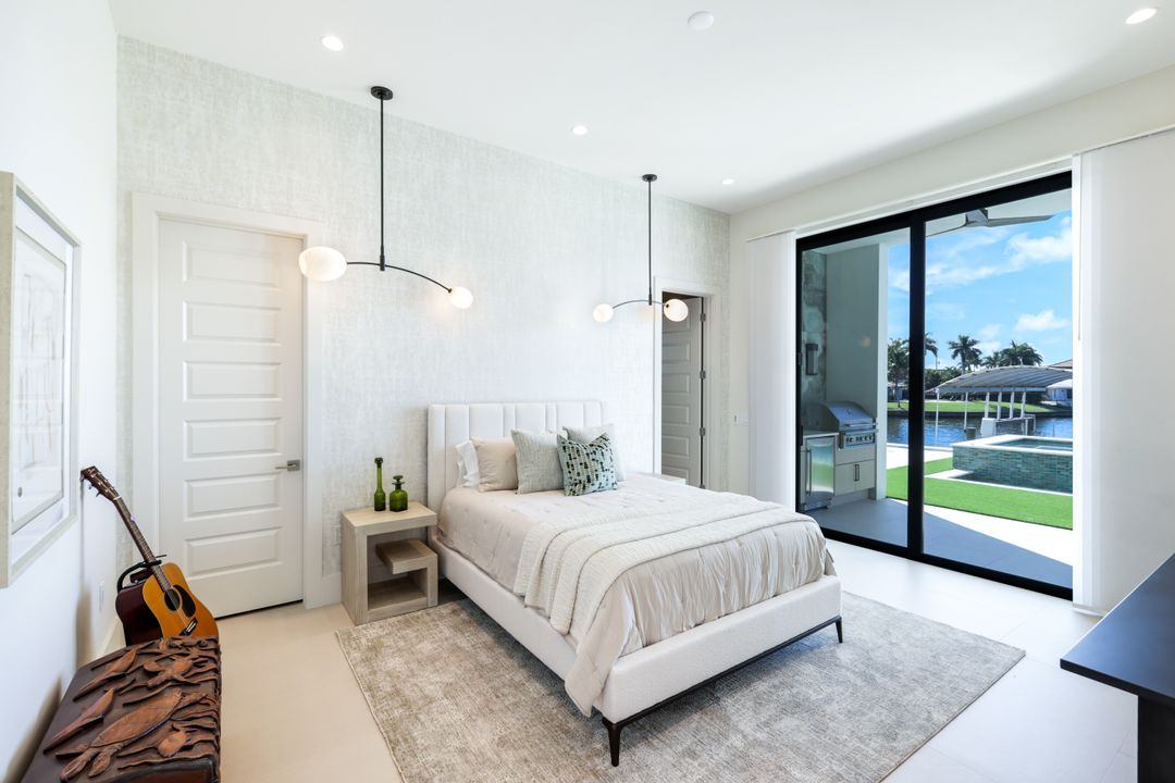 5384 Colonade Ct, Cape Coral, FL 33904