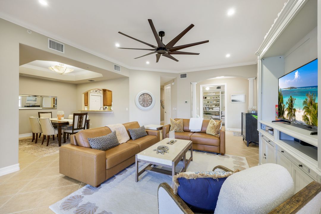 2858 Tiburon Blvd E  #101, Naples, FL 34109