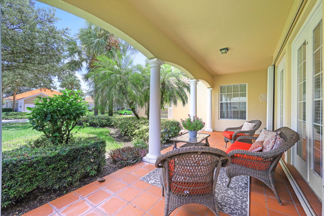 4313 Queen Elizabeth Way, Naples, FL 34119