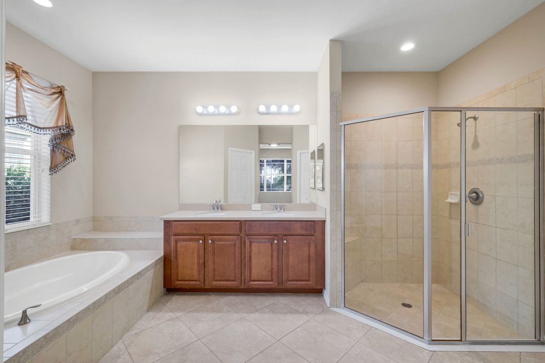 2730 Brightside Ct, Cape Coral, FL 33991