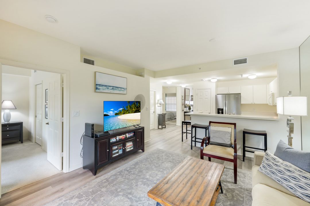 4455 Botanical Pl Cir #103, Naples, FL 34112