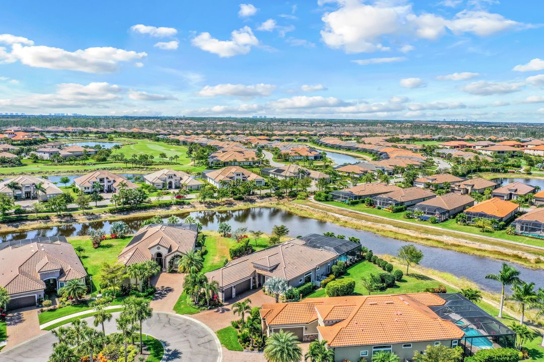 9287 Rialto Ln, Naples, FL 34119