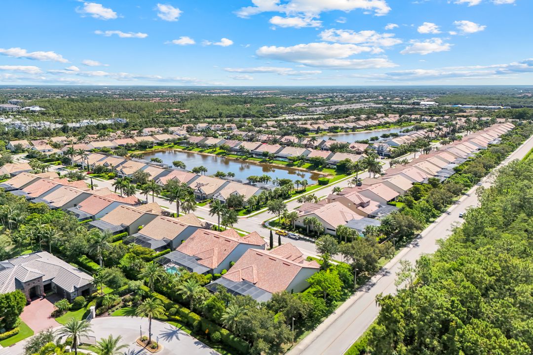 16273 Camden Lakes Cir, Naples, FL 34110