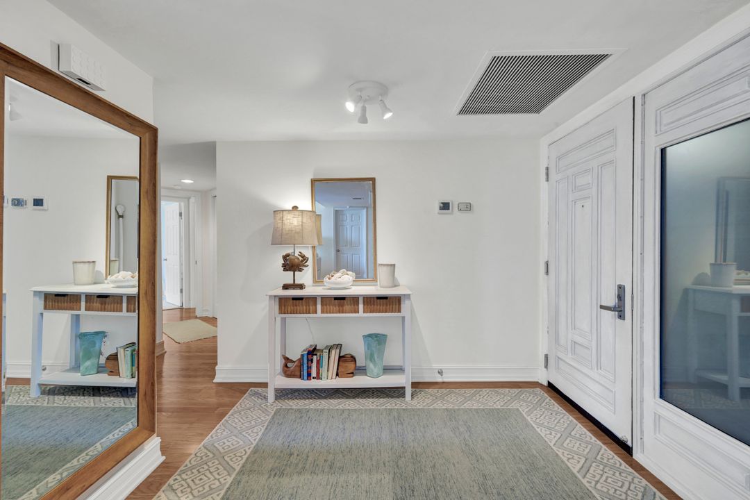 4551 Gulf Shore Blvd N #505, Naples, FL 34103