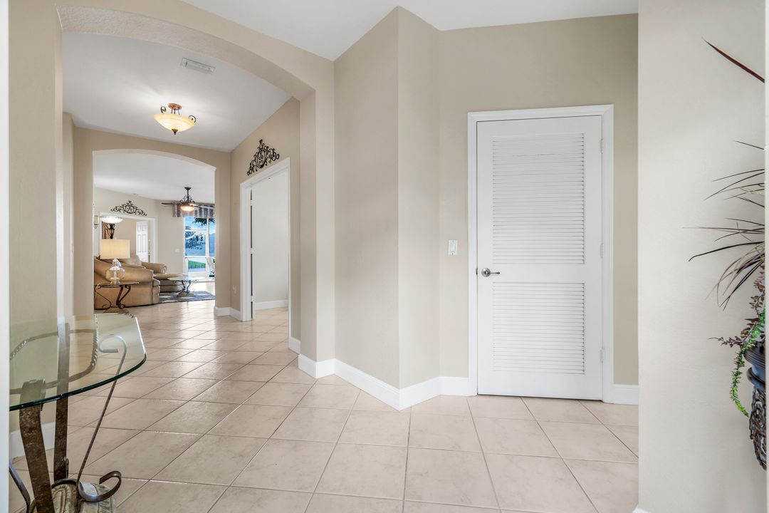 5650 Northboro Dr #102, Naples, FL 34110