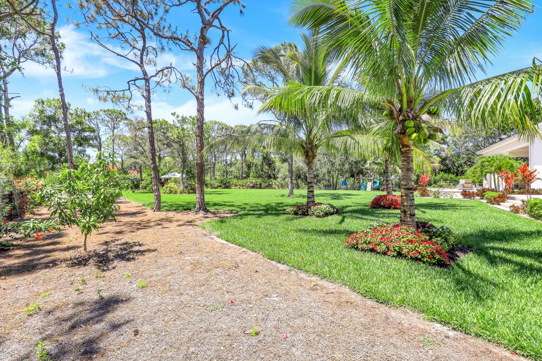 125 Caribbean Rd, Naples, FL 34108