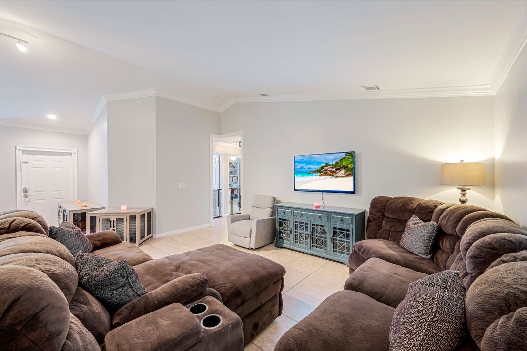 4295 14th St NE, Naples, FL 34120