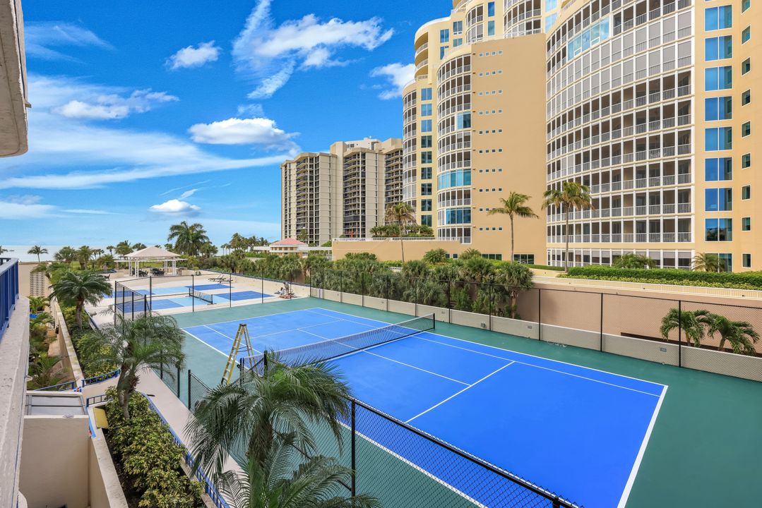 4451 Gulf Shore Blvd N #406, Naples, FL 34103