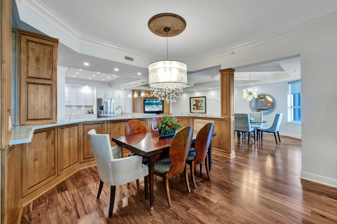 285 Grande Way #903, Naples, FL 34110