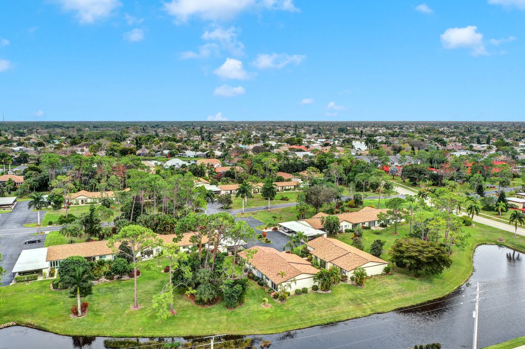 1004 Pine Isle Ln, Naples, FL 34112