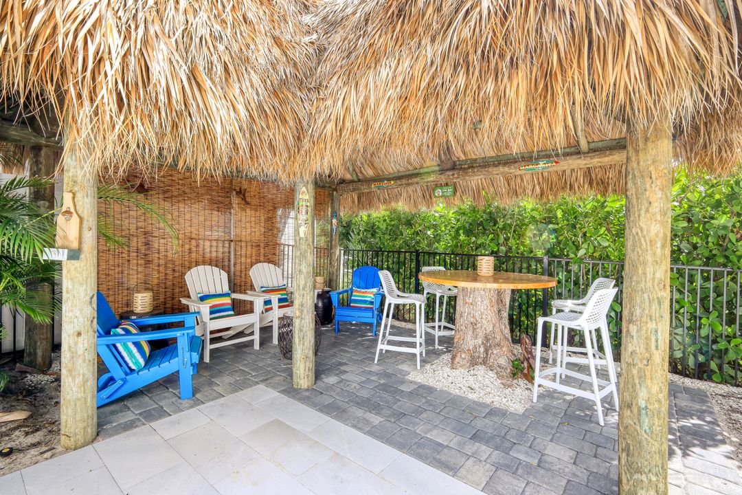 590 92nd Ave N, Naples, FL 34108