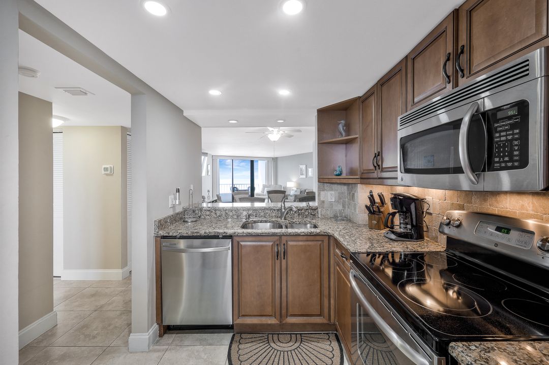 380 Seaview Ct #1904, Marco Island, FL 34145