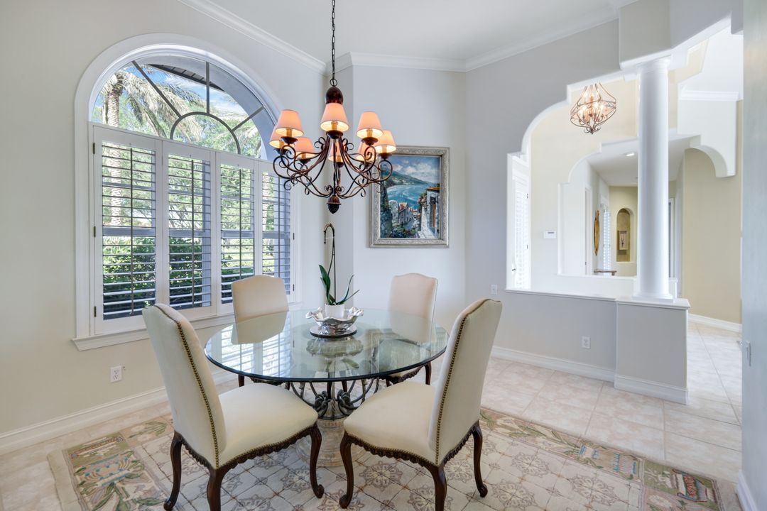 2390 King Palm Way, Naples, FL 34105