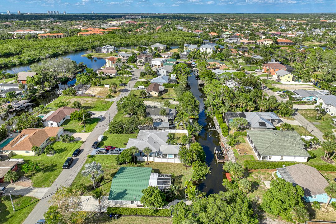 27304 Buccaneer Dr, Bonita Springs, FL 34135