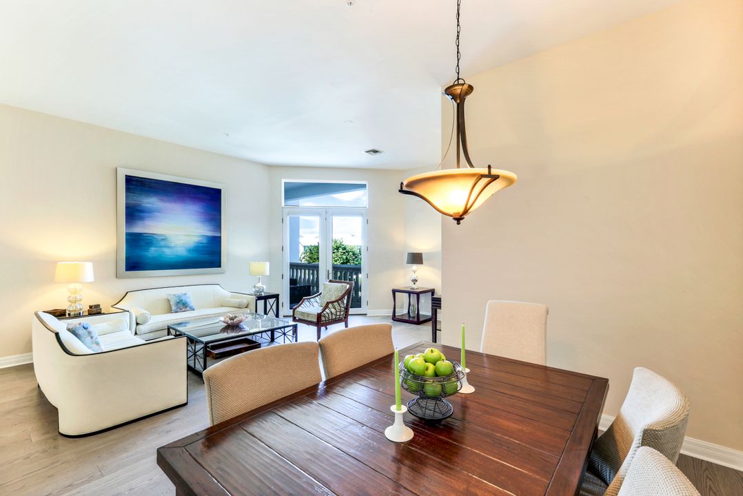 375 5th Ave S #305, Naples, FL 34102