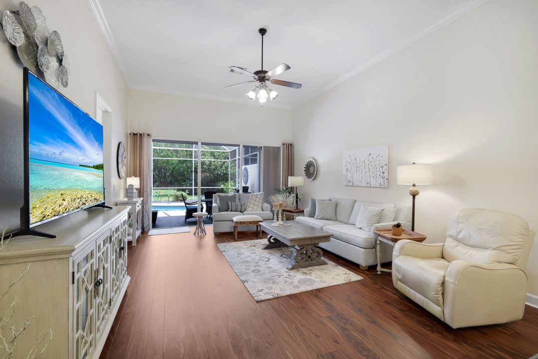 5887 Northridge Dr N, Naples, FL 34110