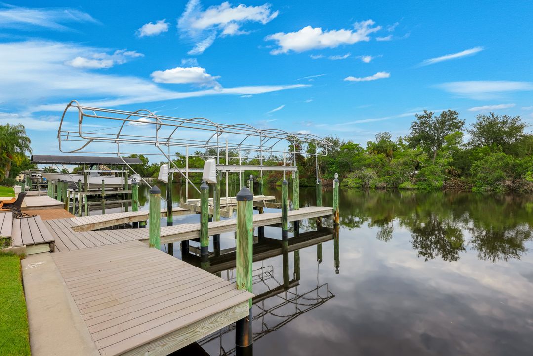 2309 SE 20th Pl, Cape Coral, FL 33990
