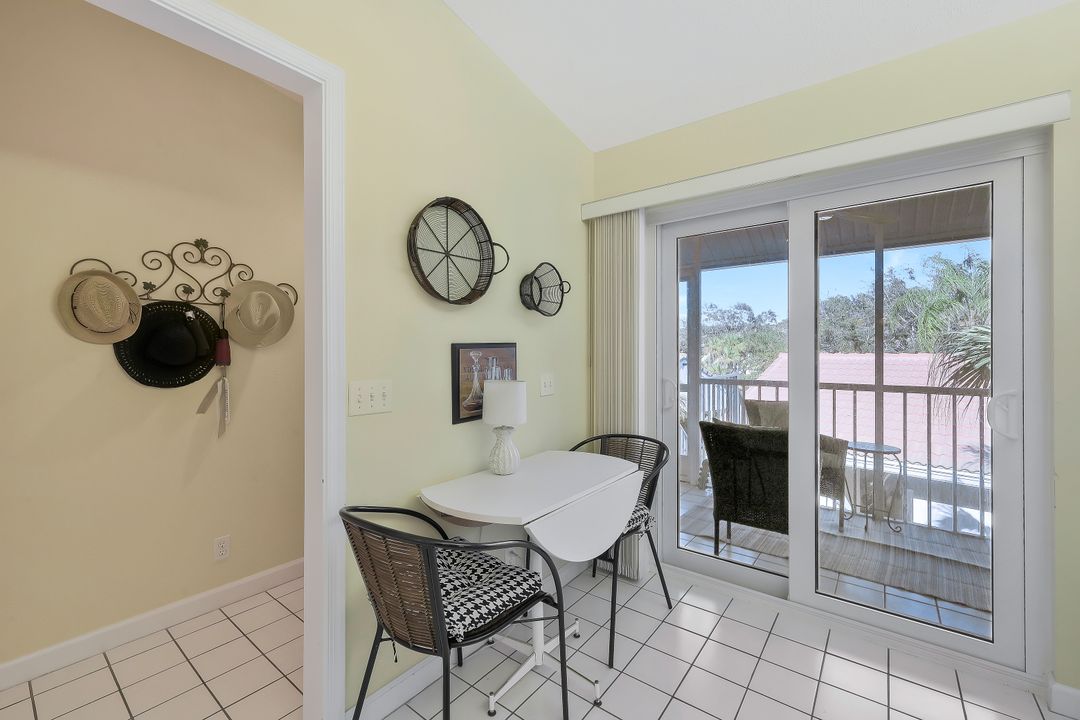 2305 Hidden Lake Dr #3704, Naples, FL 34112