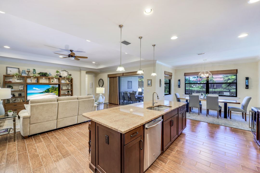 1585 Mockingbird Dr, Naples, FL 34120