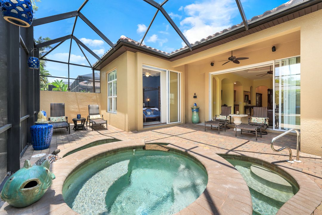 5773 Mango Cir, Naples, FL 34110